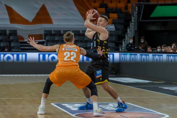 球迷也将在 球迷也将在